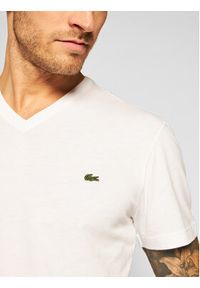 Lacoste T-Shirt TH2036 Biały Regular Fit. Kolor: biały. Materiał: bawełna