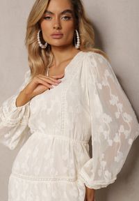 Renee - Jasnobeżowa Krótka Sukienka Boho Ozdobiona Metaliczną Nitką Eleonoritta. Kolor: beżowy. Wzór: aplikacja. Styl: boho. Długość: mini #4