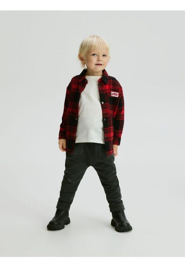 Reserved - Spodnie regular fit - ciemnoszary. Kolor: szary. Materiał: bawełna, dzianina