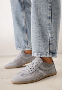 Born2be - Niebieskie Sneakersy Typu Tenisówki z Siateczkowymi Wstawkami Corigoria. Okazja: na co dzień. Kolor: niebieski. Materiał: jeans #1