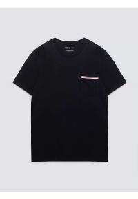 Big-Star - Koszulka męska z kieszonką czarna Toms 906. Okazja: na co dzień. Kolor: czarny. Materiał: dzianina, bawełna. Wzór: aplikacja. Styl: casual, klasyczny #5