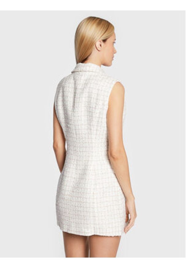 Glamorous Sukienka dzianinowa CK6798 Biały Regular Fit. Kolor: biały. Materiał: syntetyk