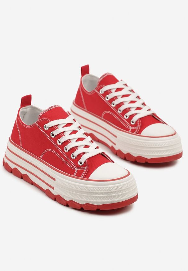 Born2be - Czerwone Trampki na Grubej Podeszwie pod Kostkę Adsoria. Okazja: na co dzień. Zapięcie: sznurówki. Kolor: czerwony. Materiał: jeans. Styl: klasyczny, casual