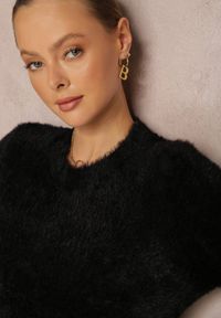 Renee - Czarny Sweter Wełniany Zashumi. Kolor: czarny. Materiał: wełna. Długość rękawa: długi rękaw. Długość: długie. Styl: klasyczny #5