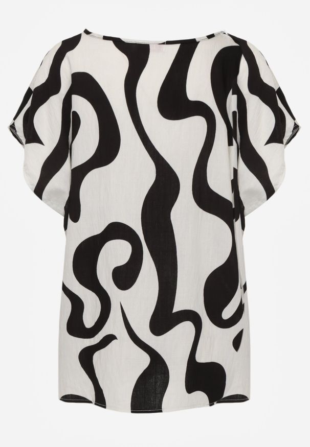 Born2be - Czarna Wiskozowa Bluzka Oversize z Krótkim Rękawem w Abstrakcyjny Wzór Ginedina. Okazja: na co dzień. Kolekcja: plus size. Kolor: czarny. Materiał: wiskoza. Długość rękawa: krótki rękaw. Długość: krótkie. Sezon: lato. Styl: casual, klasyczny
