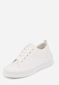 Renee - Białe Klasyczne Trampki na Żłobionej Podeszwie Levanatia. Kolor: biały. Materiał: jeans, koronka. Styl: klasyczny #7