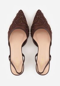 Renee - Brązowe Siateczkowe Czółenka na Szpilce z Haftami i Perełkami Branira. Okazja: na imprezę. Zapięcie: pasek. Kolor: brązowy. Wzór: haft. Obcas: na szpilce. Styl: elegancki #8