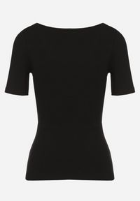 Born2be - Czarny Prążkowany T-shirt z Bawełny Ozdobiony Guzikami Tasavia. Okazja: na co dzień. Kolor: czarny. Materiał: bawełna, prążkowany. Wzór: aplikacja. Styl: klasyczny, elegancki, casual