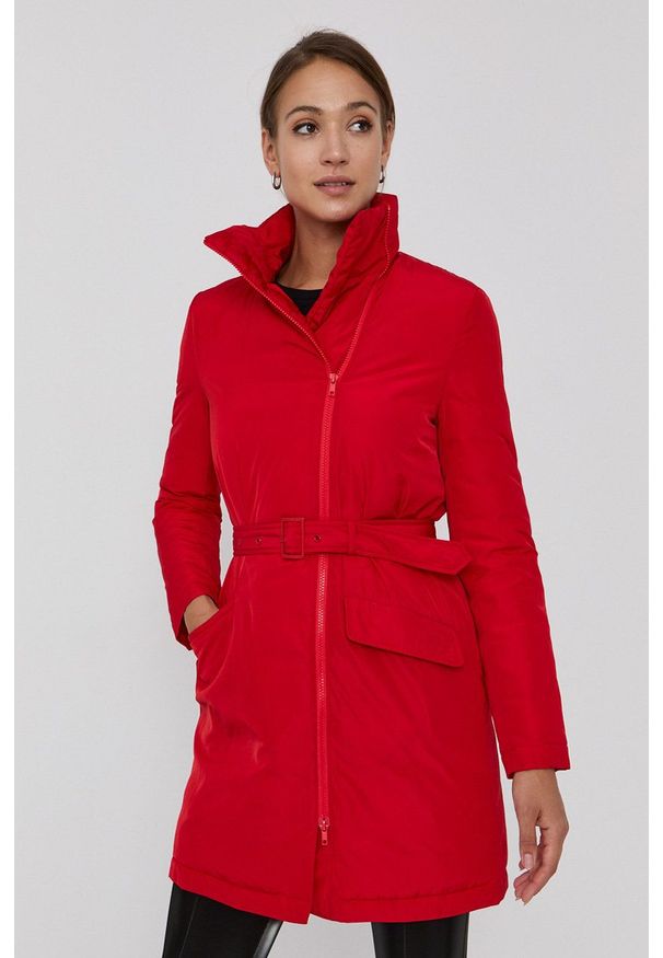 Love Moschino Kurtka damska kolor czerwony przejściowa. Okazja: na co dzień. Kolor: czerwony. Styl: casual