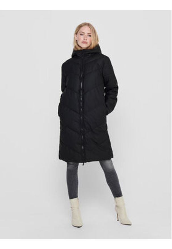 JDY Kurtka zimowa 15217556 Czarny Regular Fit. Kolor: czarny. Materiał: syntetyk. Sezon: zima