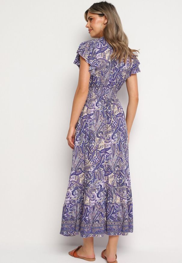 Born2be - Granatowa Rozkloszowana Kopertowa Sukienka z Bawełny o Wzorze Paisley z Gumką w Talii Zonne. Okazja: na co dzień. Typ kołnierza: dekolt w kształcie V, dekolt kopertowy. Kolor: niebieski. Materiał: bawełna. Długość rękawa: krótki rękaw. Wzór: paisley. Typ sukienki: kopertowe. Styl: casual, klasyczny, elegancki
