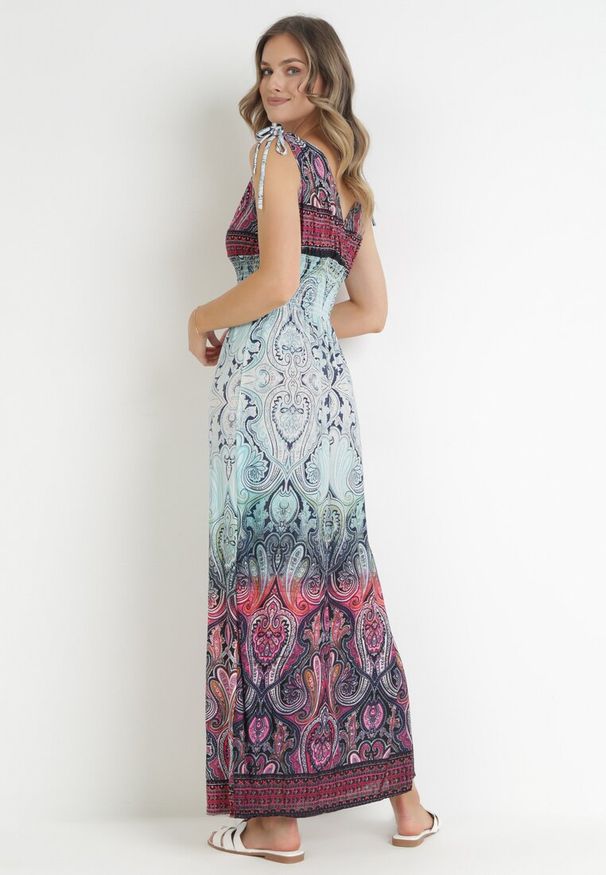 Born2be - Bordowo-Niebieska Rozkloszowana Sukienka Maxi z Cienkimi Gumkami w Pasie i Kopertowym Dekoltem Clothilda. Typ kołnierza: dekolt kopertowy. Kolor: niebieski. Sezon: lato, wiosna. Typ sukienki: kopertowe. Długość: maxi