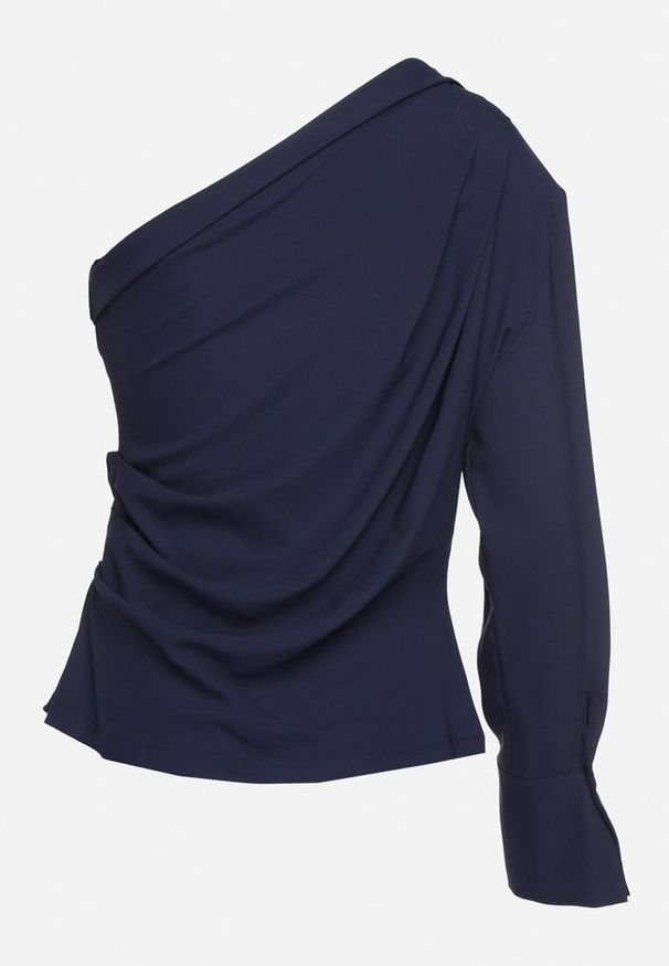 Born2be - Granatowa Bluzka na Jedno Ramię z Marszczeniem w Talii Lobinne. Okazja: na co dzień, na spotkanie biznesowe. Kolor: niebieski. Materiał: jeans. Długość rękawa: długi rękaw. Długość: długie. Styl: casual, biznesowy, elegancki