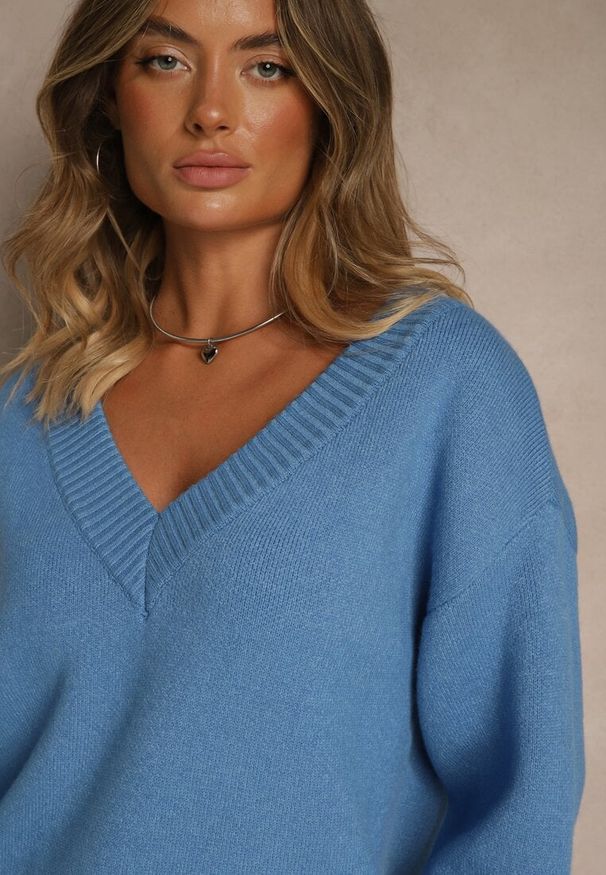 Renee - Niebieski Sweter z Kaszmirem i Trójkątnym Dekoltem Plenne. Kolor: niebieski. Materiał: kaszmir. Styl: klasyczny