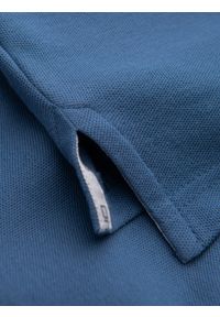 Ombre Clothing - Jednokolorowa koszulka polo męska BASIC z dzianiny pique - niebieska V16 - Rozmiar: S. Okazja: na co dzień. Typ kołnierza: polo. Kolor: niebieski. Materiał: dzianina. Wzór: haft, aplikacja, jednolity. Styl: sportowy, wizytowy, casual #2