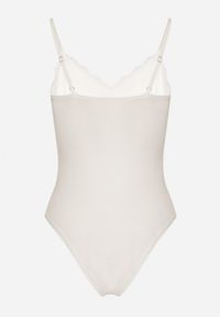Born2be - Białe Body z Ozdobną Koronką Amosela. Kolor: biały. Materiał: koronka. Wzór: koronka. Styl: elegancki #4