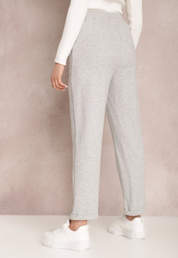 Renee - Jasnoszare Spodnie Aerethe. Okazja: na co dzień. Kolor: szary. Materiał: dresówka, dzianina. Długość: długie. Styl: casual