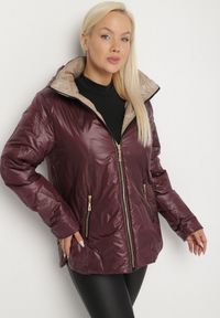 Born2be - Fioletowa Pikowana Kurtka o Prostym Kroju z Kapturem ze Ściągaczami Falesaa. Okazja: na co dzień. Typ kołnierza: kaptur. Kolekcja: plus size. Kolor: fioletowy. Materiał: jeans. Styl: casual, elegancki