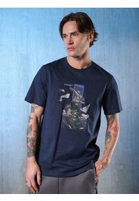 4f - 4F T-shirt regular z nadrukiem męski - granatowa S. Okazja: na co dzień. Kolor: niebieski. Materiał: materiał. Wzór: nadruk. Styl: casual #1
