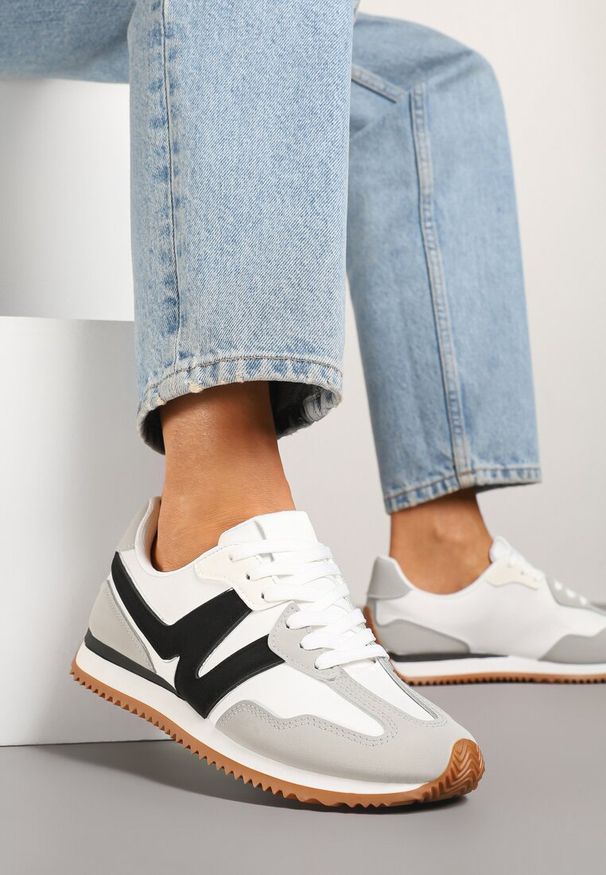 Born2be - Szare Sneakersy z Metaliczną Lamówką i Geometrycznym Wzorem Tosvella. Okazja: na co dzień. Zapięcie: sznurówki. Kolor: szary. Materiał: jeans. Wzór: geometria