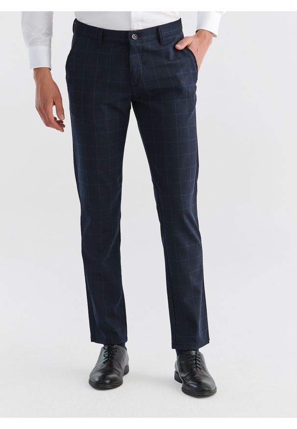 Pako Lorente - PAKO LORENTE – Granatowe spodnie męskie DORJE w delikatną kratę P000B-WX-213-G. Kolor: niebieski. Długość: długie. Styl: elegancki