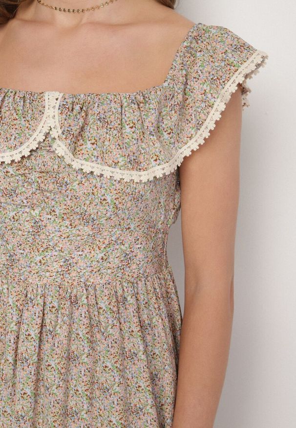 Born2be - Zielona Sukienka Ozdobiona Falbankami Folirae. Okazja: na spacer, na co dzień. Typ kołnierza: kołnierz z falbankami. Kolor: zielony. Wzór: aplikacja. Sezon: lato. Typ sukienki: sportowe. Styl: casual, sportowy