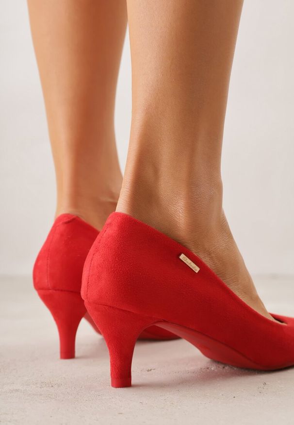 Born2be - Czerwone Czółenka Dephomene. Okazja: na imprezę. Zapięcie: bez zapięcia. Kolor: czerwony. Wzór: jednolity. Obcas: na obcasie. Wysokość obcasa: niski