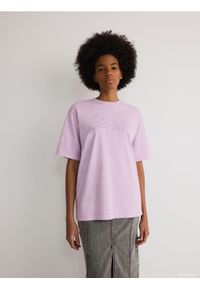 Reserved - T-shirt z haftem Barbie™ - różowy. Kolor: różowy. Materiał: bawełna. Wzór: haft #1