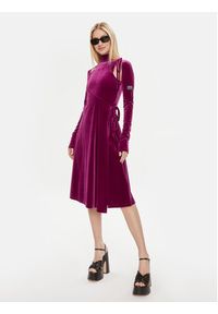 Versace Jeans Couture Sukienka codzienna 73HAO916 Bordowy Regular Fit. Okazja: na co dzień. Kolor: czerwony. Materiał: syntetyk. Typ sukienki: proste. Styl: casual #4