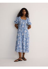 Reserved - Sukienka midi - niebieski. Kolor: niebieski. Materiał: bawełna, tkanina, wiskoza. Styl: klasyczny. Długość: midi #1