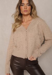 Renee - Beżowy Kardigan w Stylu Oversize z Guzikami i Ozdobnymi Tłoczeniami Palabia. Kolor: beżowy. Sezon: zima
