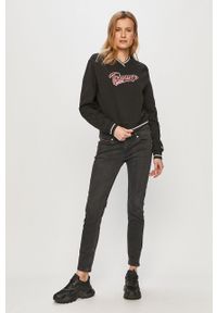 Tommy Jeans - Bluza bawełniana. Typ kołnierza: bez kaptura. Kolor: czarny. Materiał: bawełna. Długość rękawa: długi rękaw. Długość: długie. Wzór: aplikacja #5