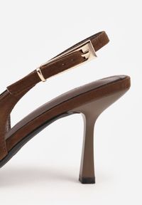 Born2be - Brązowe Szpilki VICES z Imitacji Zamszu z Odkrytą Piętą i Podłużną Klamrą Natterea. Okazja: na co dzień, na ślub cywilny, na wesele. Zapięcie: klamry. Kolor: brązowy. Materiał: zamsz. Obcas: na szpilce. Styl: casual, elegancki, wizytowy #9