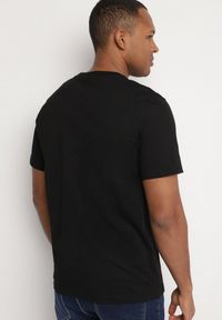 Born2be - Czarny T-shirt Bawełniany z Napisem Sunviera. Okazja: na co dzień. Kolor: czarny. Materiał: bawełna. Wzór: napisy. Styl: casual #5