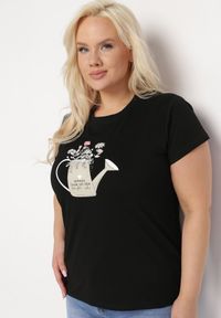Born2be - Czarny Bawełniany T-shirt z Ozdobnym Nadrukiem Littana. Okazja: na co dzień. Kolor: czarny. Materiał: bawełna. Wzór: nadruk. Sezon: wiosna, lato. Styl: casual, klasyczny #1