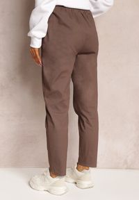 Renee - Brązowe Bawełniane Spodnie Dresowe z Gumką w Talii Arnhill. Stan: podwyższony. Kolor: brązowy. Materiał: bawełna, dresówka