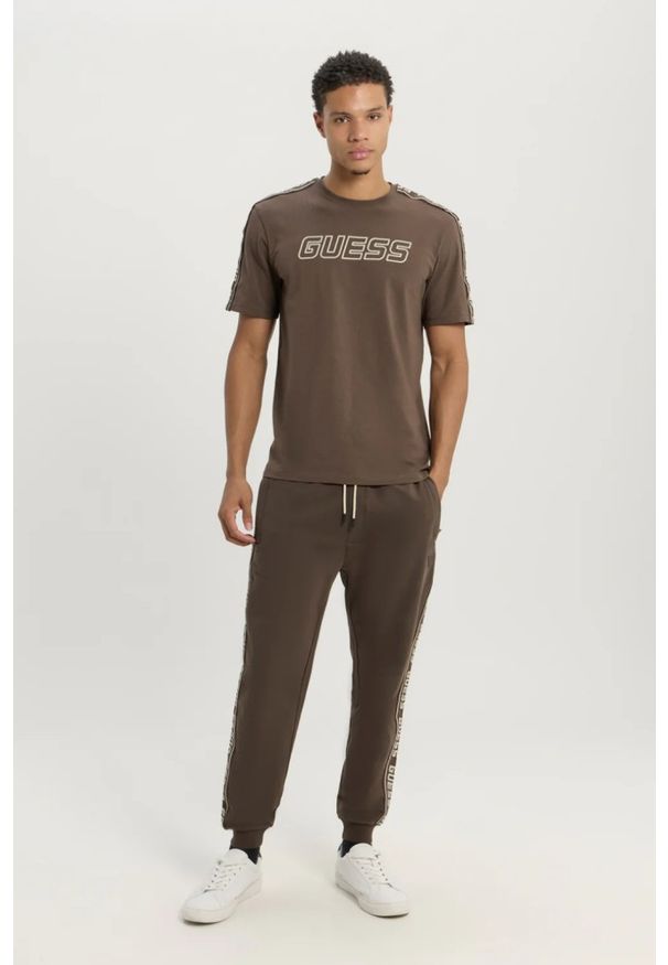 Guess - GUESS Brązowy męski t-shirt Arlo, Rozmiar L. Kolor: brązowy