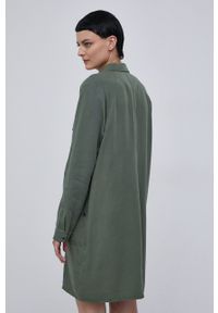 Superdry Sukienka kolor zielony mini prosta. Okazja: na co dzień. Kolor: zielony. Materiał: tkanina, włókno, materiał. Długość rękawa: długi rękaw. Typ sukienki: proste. Styl: casual. Długość: mini #5