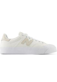 Buty unisex New Balance BB100CGN – białe. Okazja: na co dzień. Kolor: biały. Materiał: guma, materiał, syntetyk. Szerokość cholewki: normalna. Obcas: na platformie