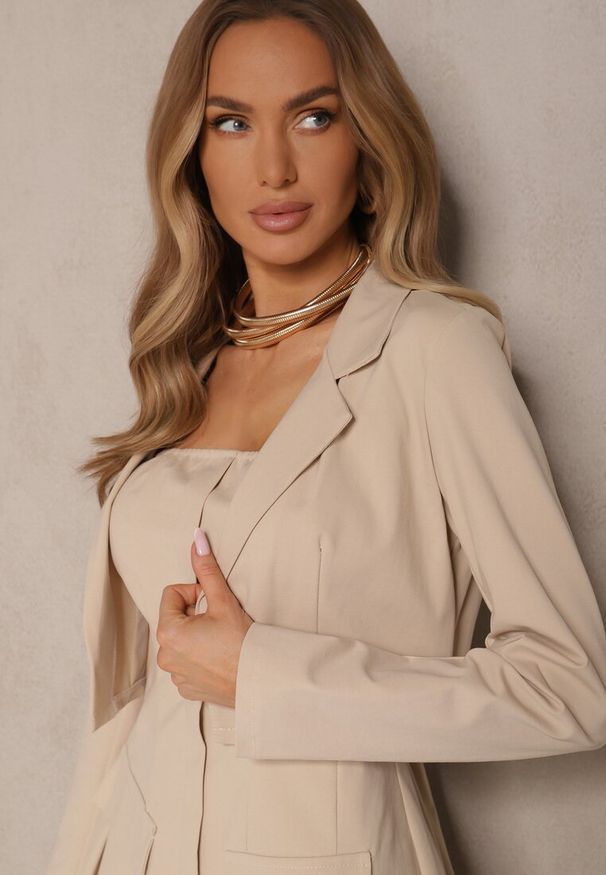 Renee - Beżowy Komplet Sukienka z Gumką i Krótka Marynarka Sepenillea. Kolor: beżowy. Materiał: materiał