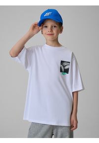 4f - 4F T-shirt loose z nadrukiem chłopięcy - biały 158/164 (12-14 lat). Okazja: na co dzień. Kolor: biały. Materiał: dzianina, bawełna, materiał. Wzór: nadruk. Sezon: lato. Styl: casual, klasyczny #1