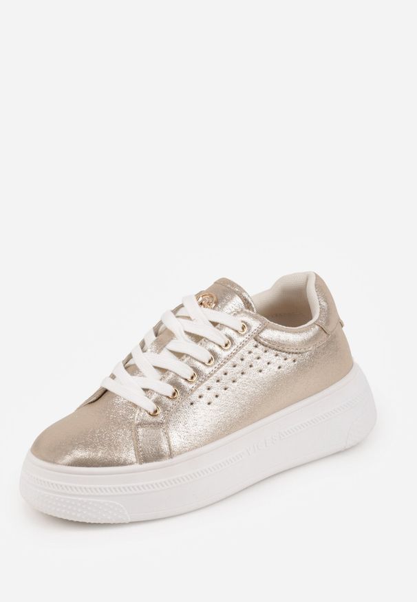 Born2be - Złote Sneakersy VICES z Metaliczną Wstawką Perforacją i Gwiazdą Edanatia. Okazja: na co dzień. Kolor: złoty. Materiał: jeans. Wzór: aplikacja