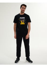 4f - 4F T-shirt relaxed z nadrukiem męski - czarny M. Okazja: na co dzień. Kolor: czarny. Materiał: materiał, bawełna, dzianina. Wzór: nadruk. Styl: casual #2