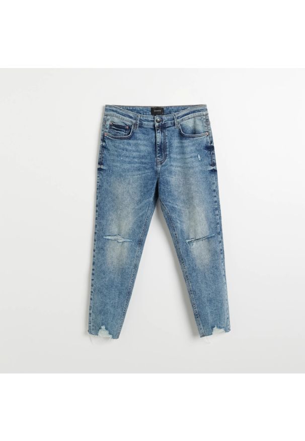 Reserved - Spodnie jeansowe z przetarciami - Niebieski. Kolor: niebieski. Materiał: jeans