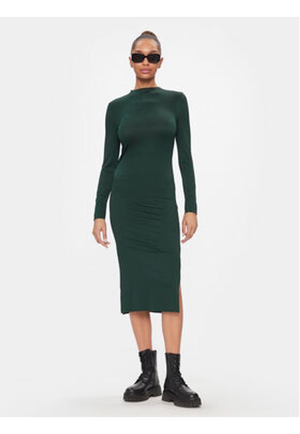 JDY Sukienka codzienna Filipa 15305343 Zielony Slim Fit. Okazja: na co dzień. Kolor: zielony. Materiał: syntetyk. Typ sukienki: proste. Styl: casual
