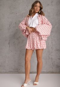 Renee - Różowa Nietoperzowa Bluza z Wiskozą w Kropki z Kołnierzykiem Meze. Okazja: na co dzień. Kolor: różowy. Materiał: wiskoza. Wzór: kropki. Styl: casual #3