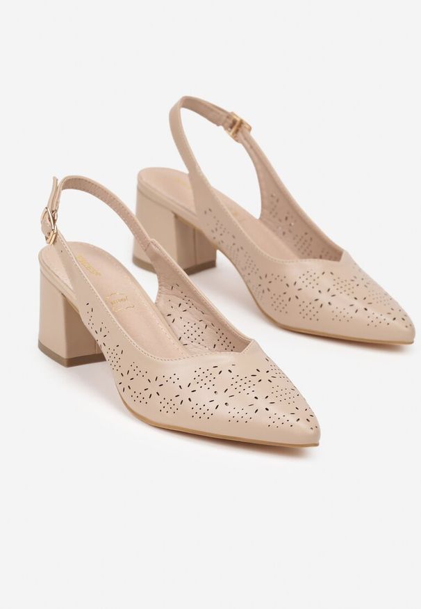 Renee - Ciemnobeżowe Sandały Vices na Słupku Slingback z Ażurową Cholewką i Skórzaną Wkładką Tiranis. Okazja: na co dzień. Zapięcie: sprzączka. Kolor: beżowy. Materiał: skóra. Wzór: ażurowy. Sezon: lato. Obcas: na słupku. Styl: casual, klasyczny