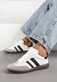 Born2be - Białe Płaskie Sneakersy Ozdobione Paskami Glaria. Nosek buta: okrągły. Zapięcie: pasek. Kolor: biały. Wzór: aplikacja. Obcas: na obcasie. Wysokość obcasa: niski #3