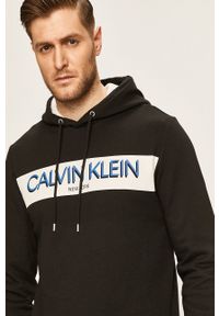 Calvin Klein - Bluza. Kolor: czarny. Materiał: dzianina. Wzór: nadruk #1
