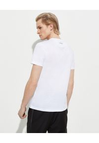 Les Hommes - LES HOMMES - Biały t-shirt z logo. Okazja: na co dzień. Kolor: biały. Materiał: jeans, bawełna. Wzór: nadruk. Styl: klasyczny, casual #3